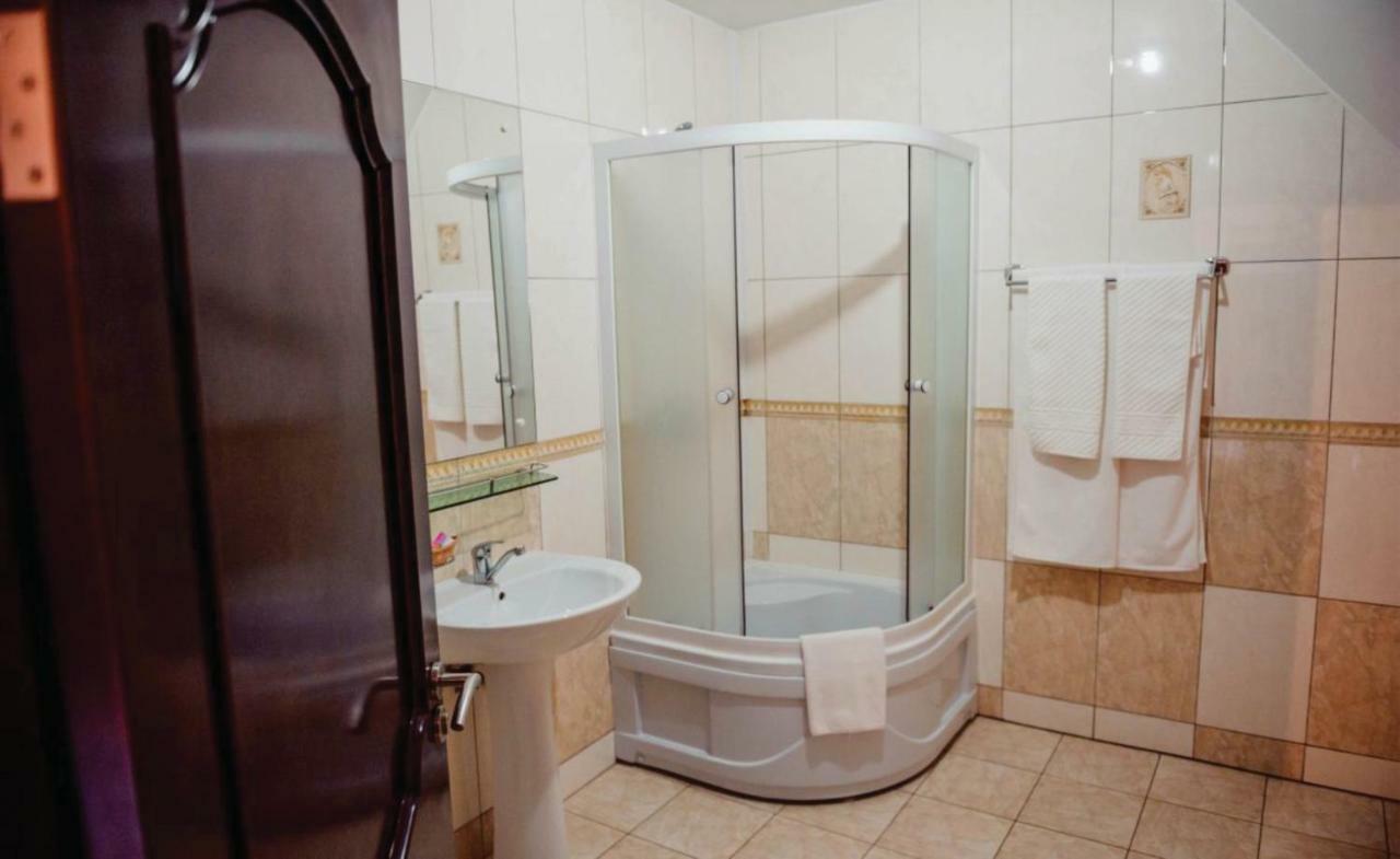 Pensiunea La Cetate Târgu Neamţ Exterior foto